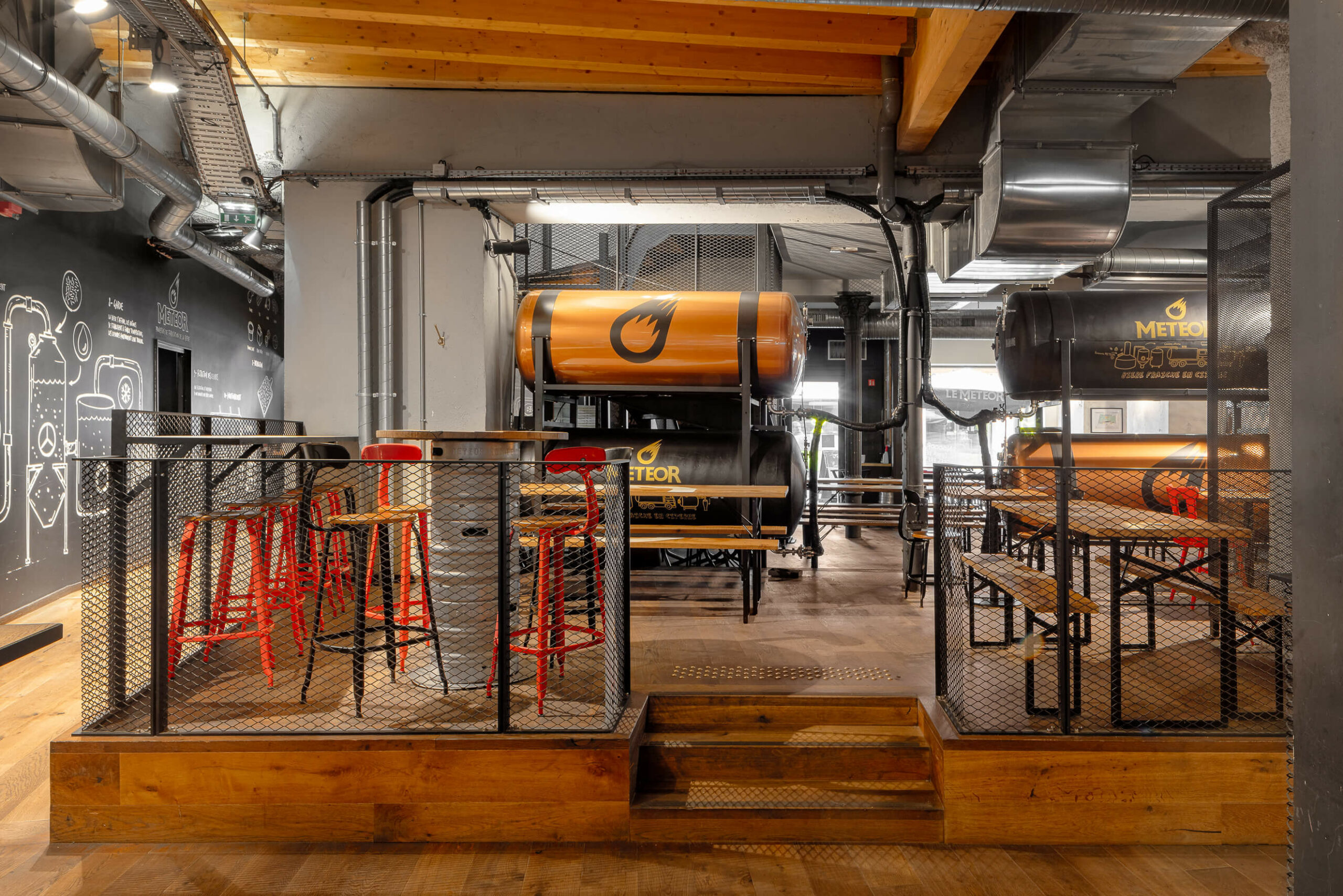 Edifice-Photo.com - Restaurant Brasserie Météor – Ambiance vivante et industrielle à Strasbourg