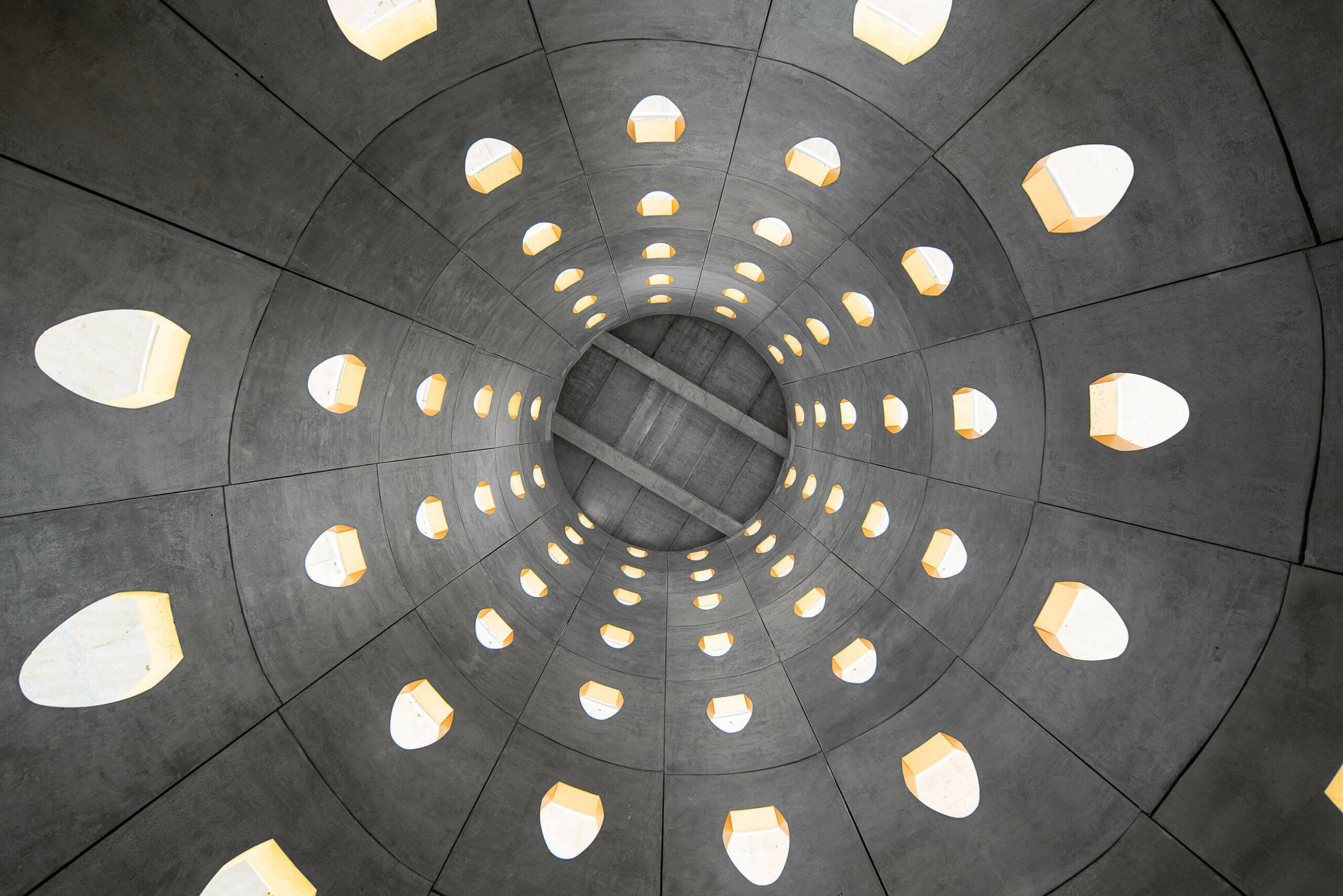 eclairage-flash-interieur-silo-parking-eperna eclairage-flash-interieur-silo-parking-eperna