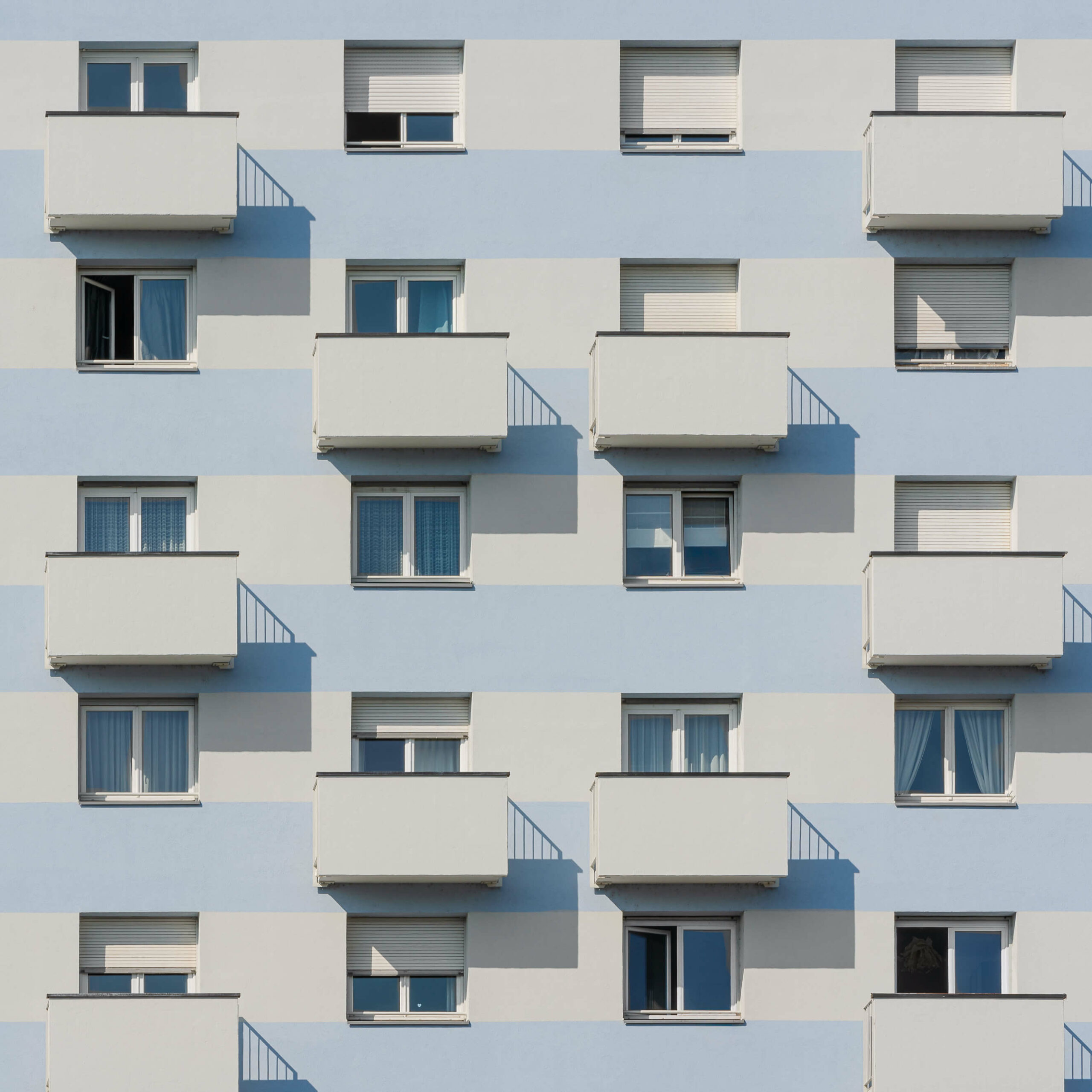 edifice-photo-regard-vers-haut-coursive-renovee-pdc-strasbourg edifice-photo-regard-vers-haut-coursive-renovee-pdc-strasbourg