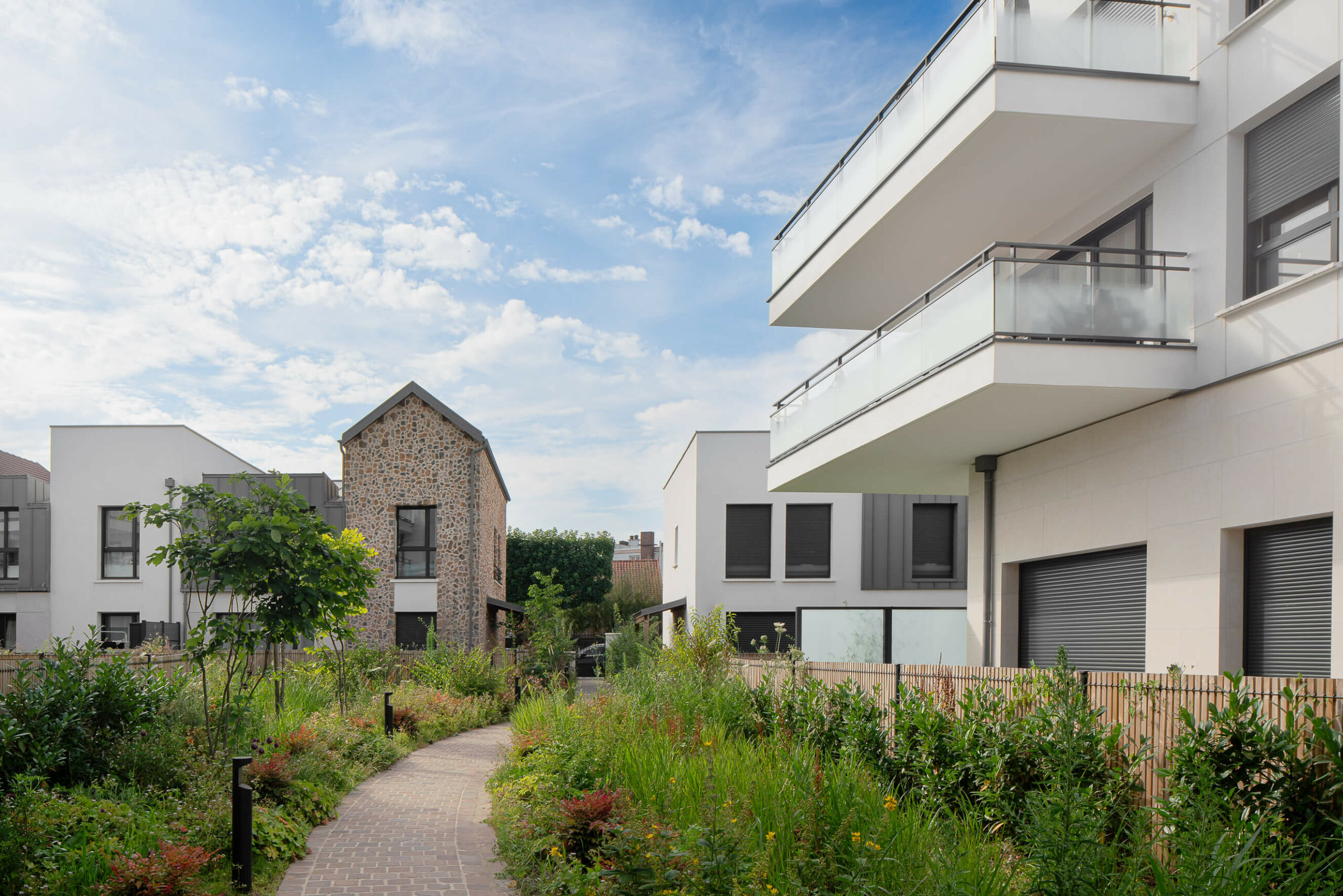 edifice-photo-vue-exterieure-batiment-architecture