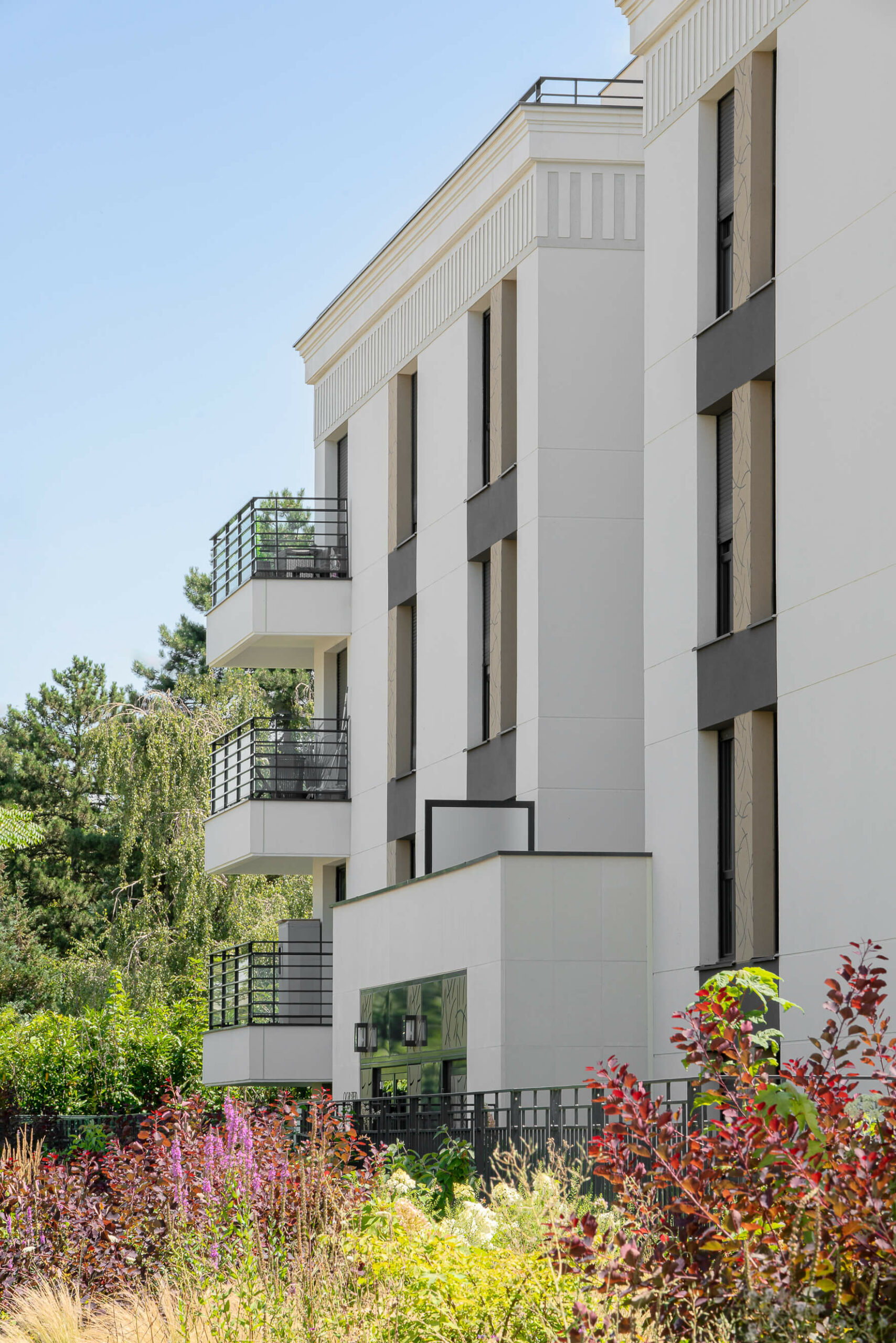 modenatures-facade-intemporel-thiais-edifice-photo modenatures-facade-intemporel-thiais-edifice-photo