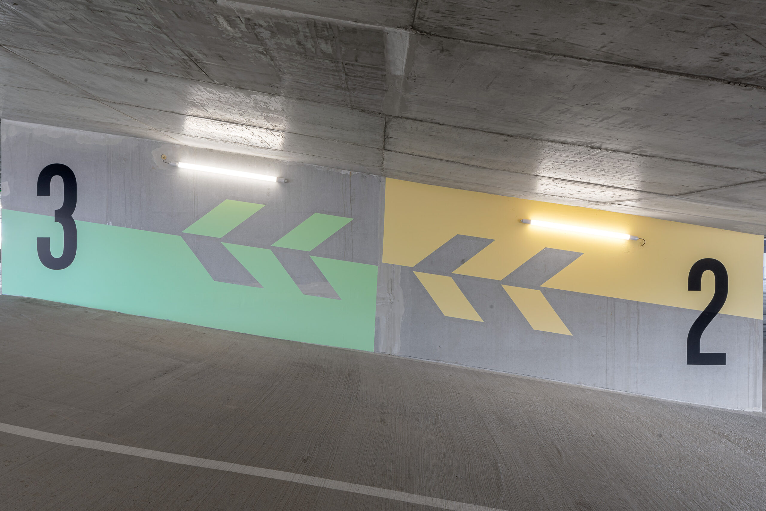 photographie-parking-moderne-strasbourg-typographie-murale photographie-parking-moderne-strasbourg-typographie-murale