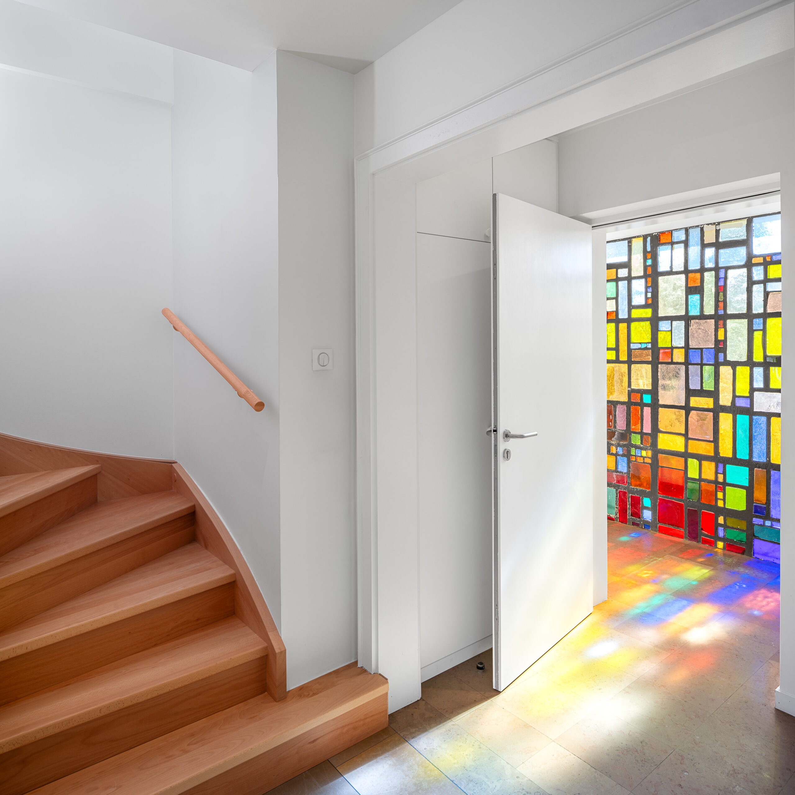 vitrail-couleur-ancien-entree-maison-renovee vitrail-couleur-ancien-entree-maison-renovee