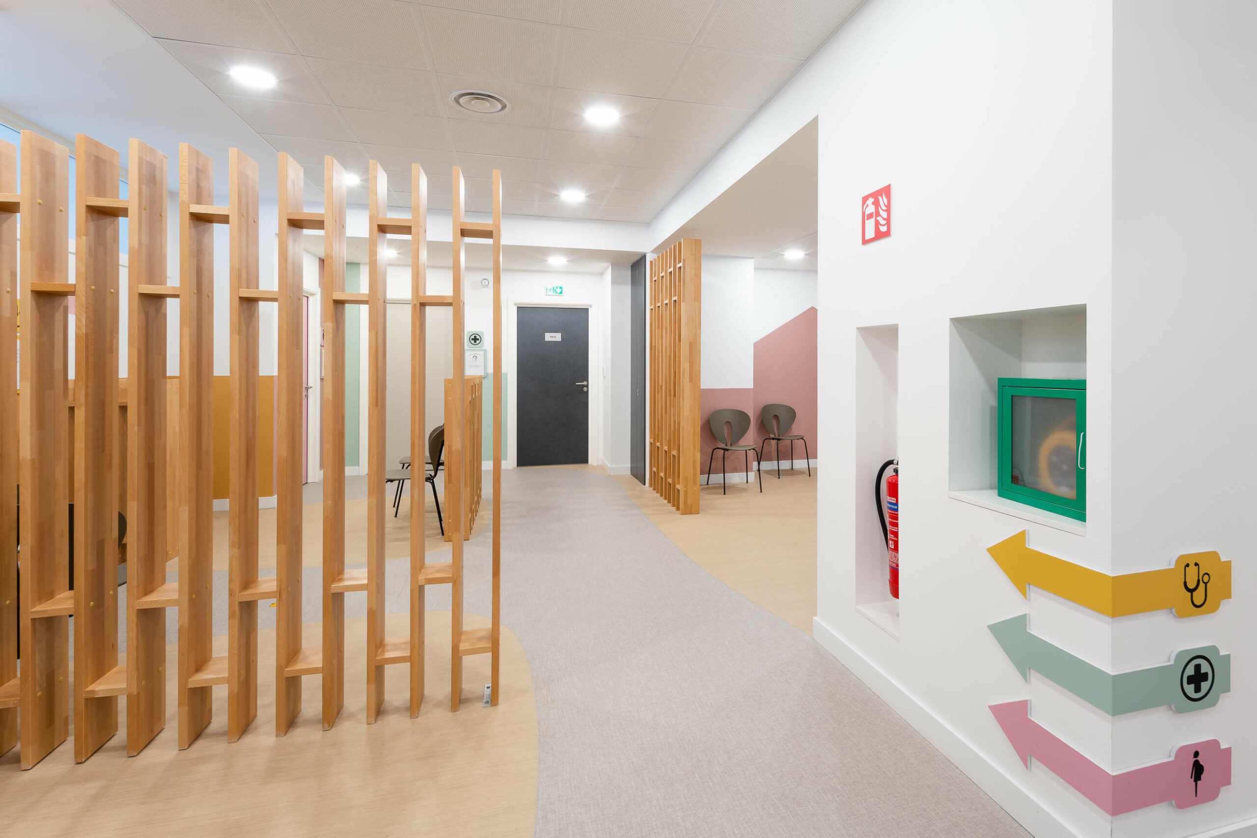 espace-attente-pediatrie-maison-sante
