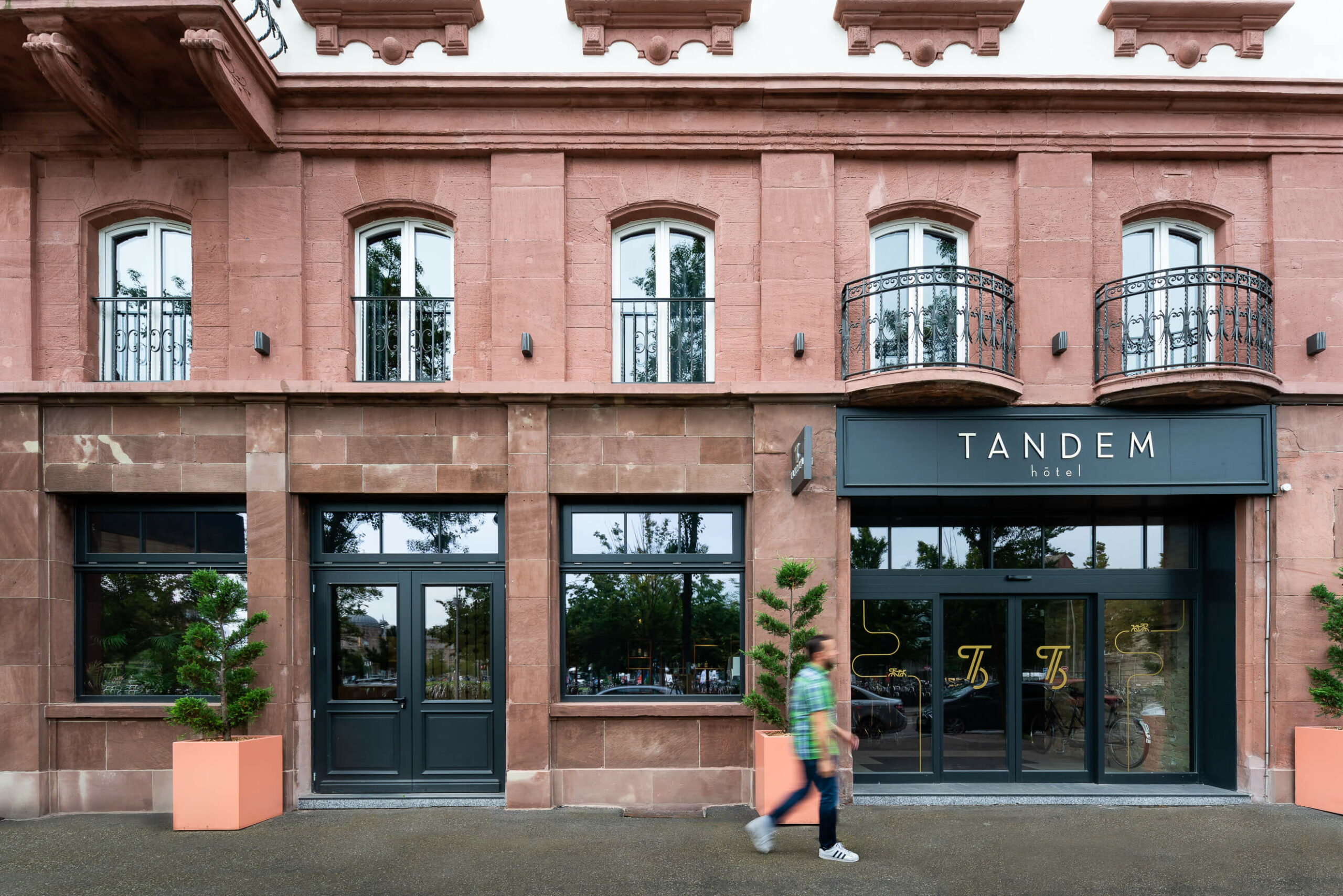 facade-gres-rose-hotel-tandem-strasbourg facade-gres-rose-hotel-tandem-strasbourg