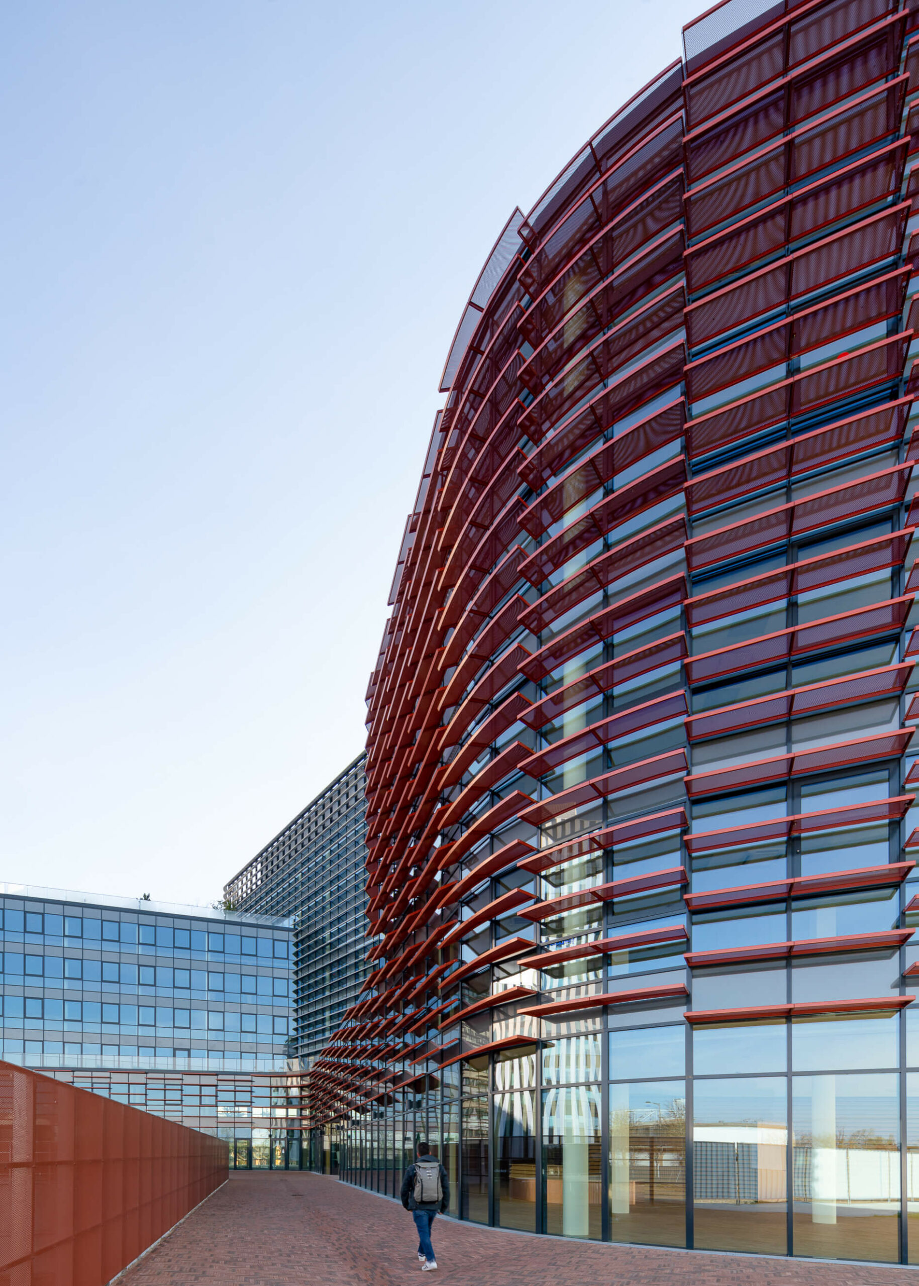 michael-bouton-photo-architecture-brise-soleil-rouge michael-bouton-photo-architecture-brise-soleil-rouge