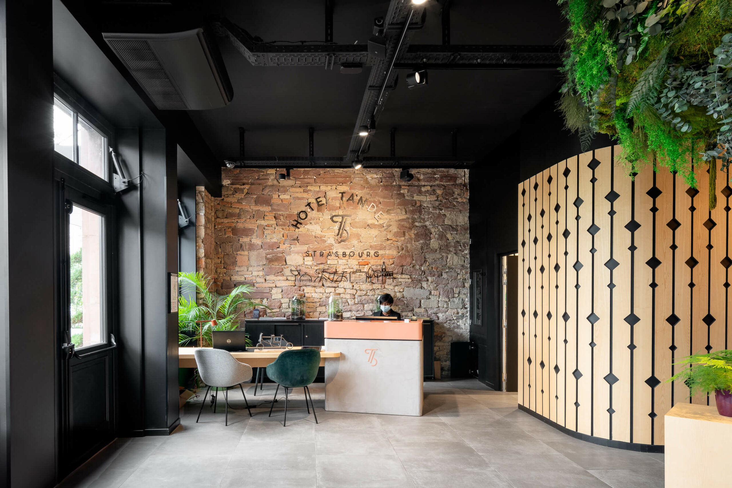 reception-hotel-tandem-mur-pierre reception-hotel-tandem-mur-pierre