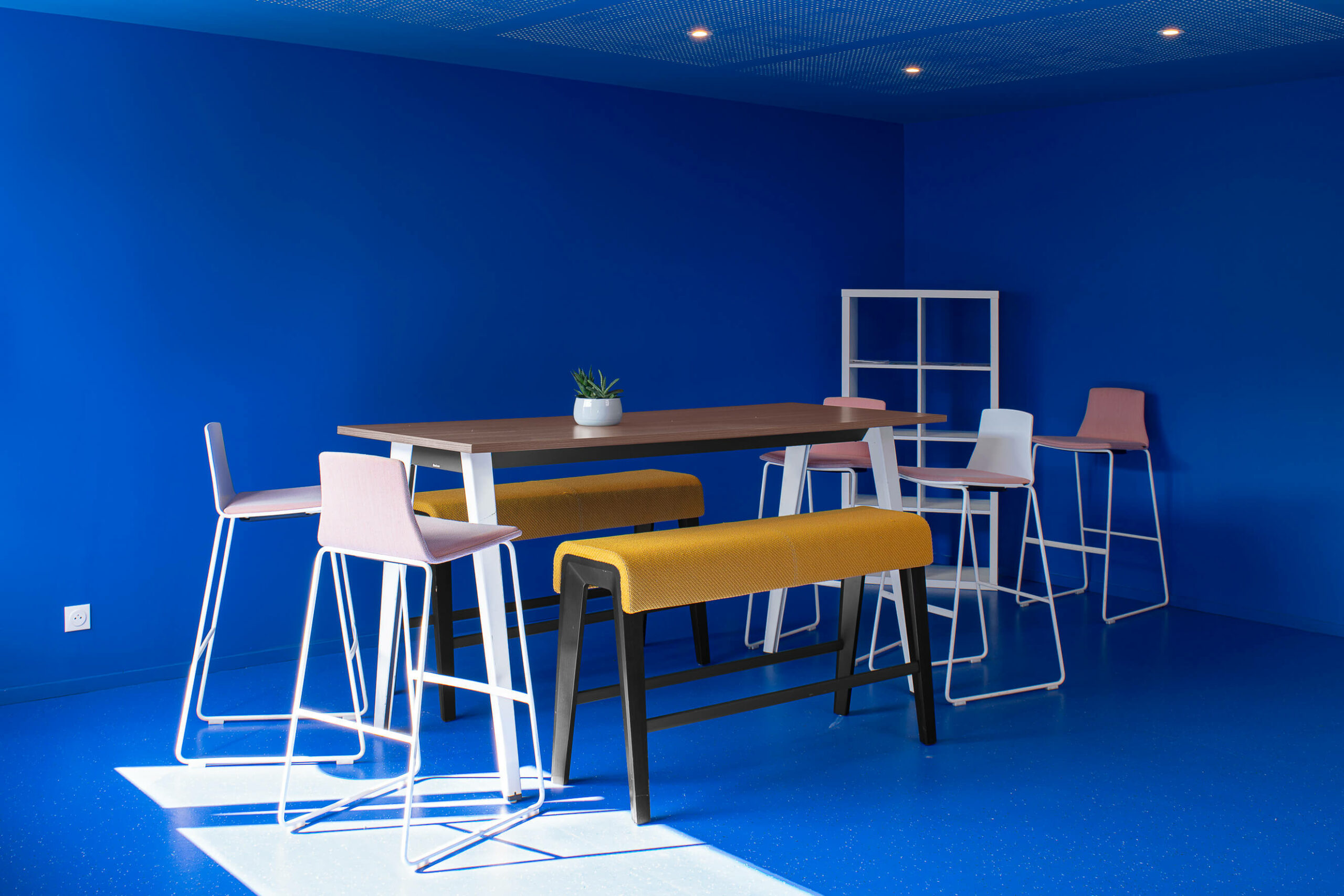 reportage-photo-foyer-paul-haeberlin-interieur bleu reportage-photo-foyer-paul-haeberlin-interieur bleu