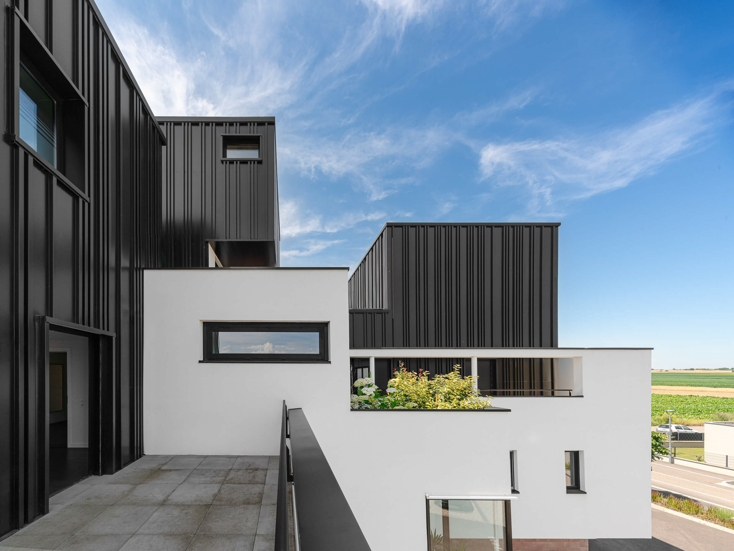 vue-balcon-logement-urbain-strasbourg-la-fibule vue-balcon-logement-urbain-strasbourg-la-fibule