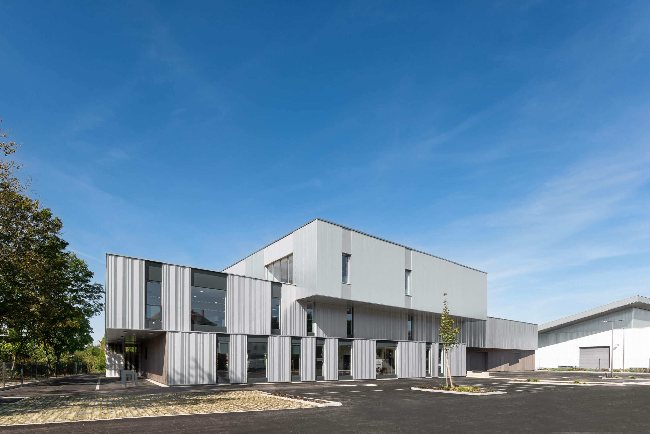 vue-generale-batiment-associatif-canal-mulhouse-michael-bouton vue-generale-batiment-associatif-canal-mulhouse-michael-bouton