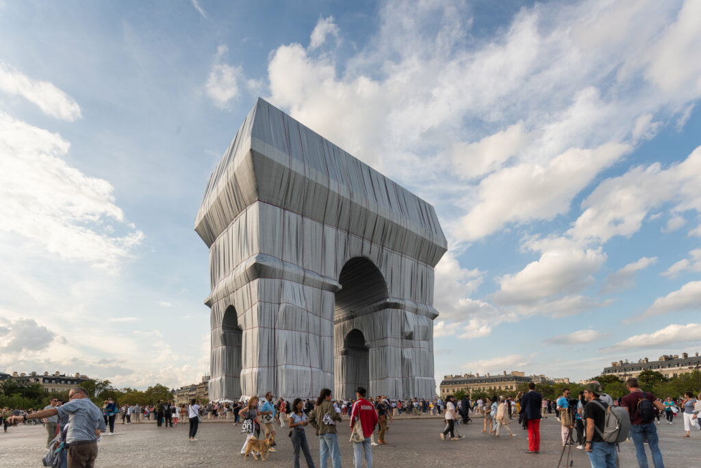 Michael Bouton -Arc de Triomphe Paris Christo - MEKAN 