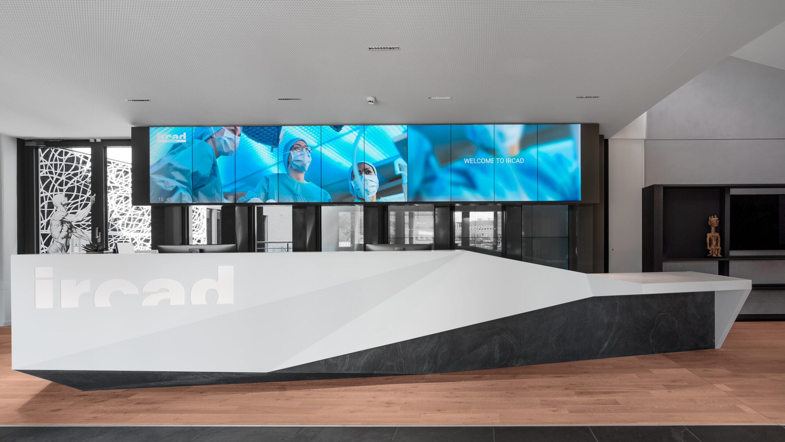 ircad-3-strasbourg-hall-accueil-photographe-architecture-michael-bouton ircad-3-strasbourg-hall-accueil-photographe-architecture-michael-bouton