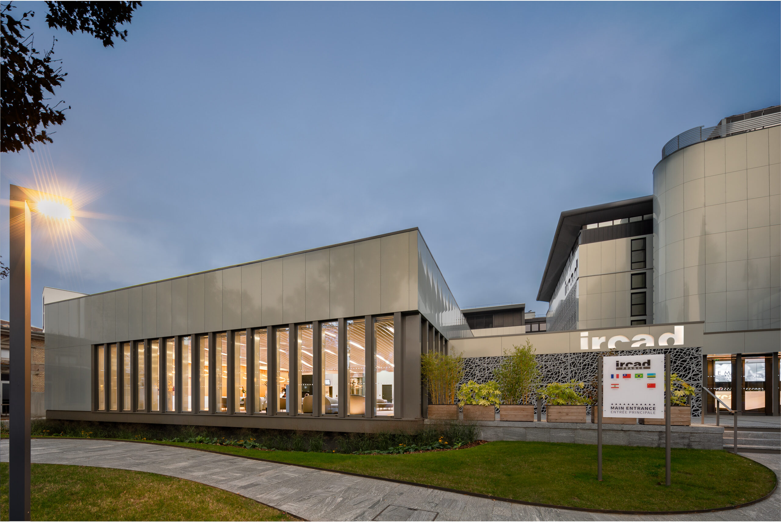 ircad-3-strasbourg-lumieres-naturelles-volumes-verriere ircad-3-strasbourg-lumieres-naturelles-volumes-verriere