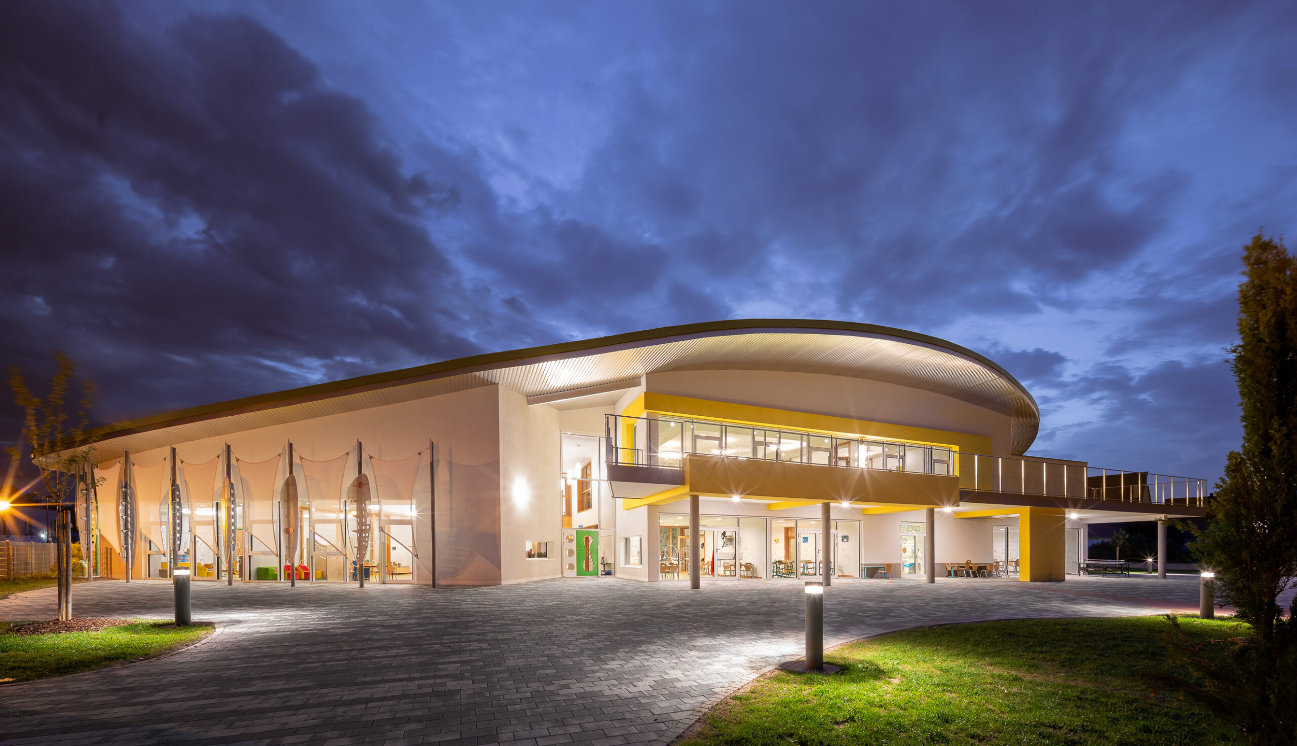 vue-toiture-fluide-leaf-periscolaire-photographe-alsace vue-toiture-fluide-leaf-periscolaire-photographe-alsace